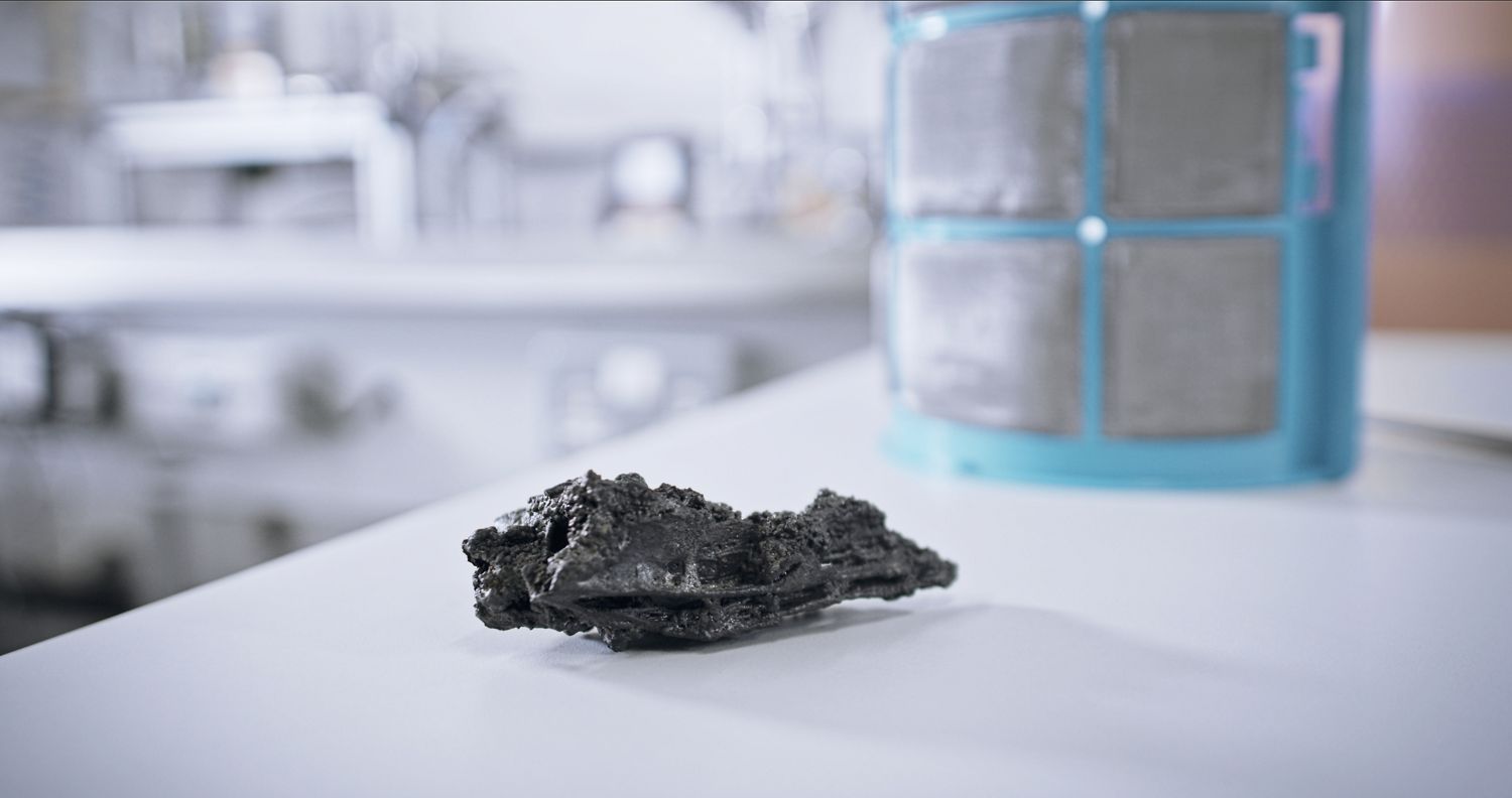 Cryptomelane mineral with Dyson SCO filter